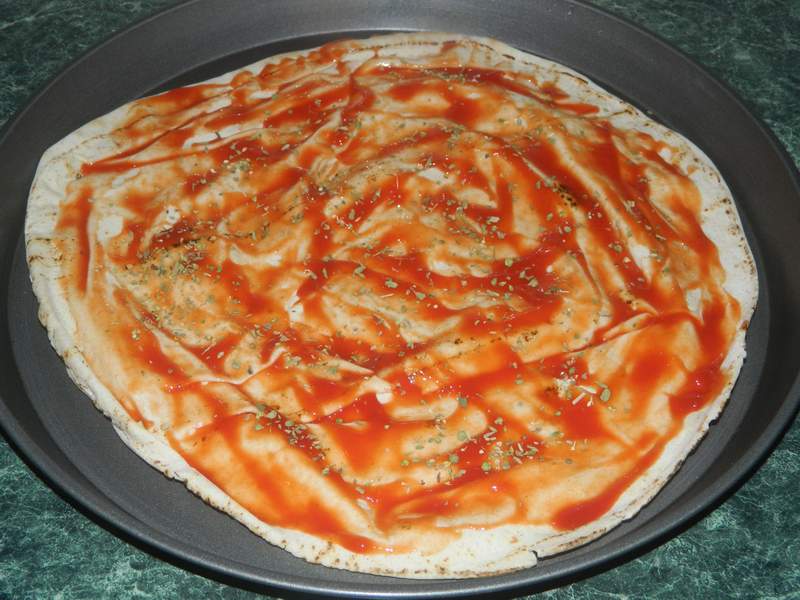 Pizza pe blat de lipie