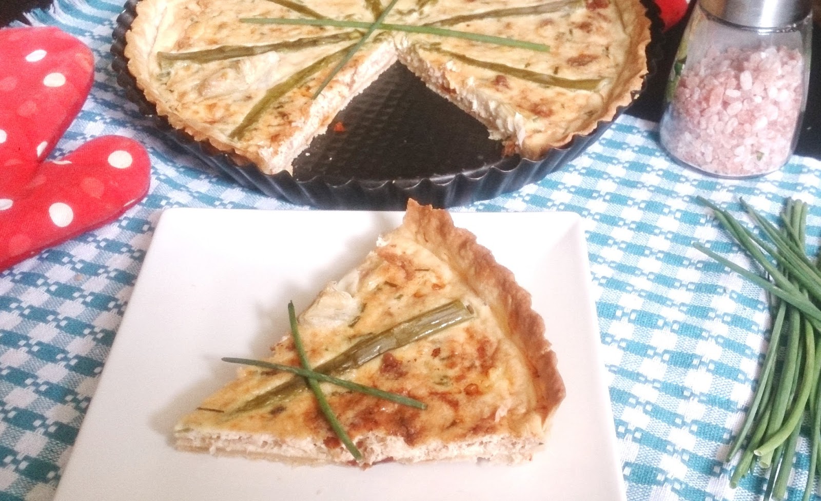 Quiche cu ton, rosii deshidratate si sparanghel