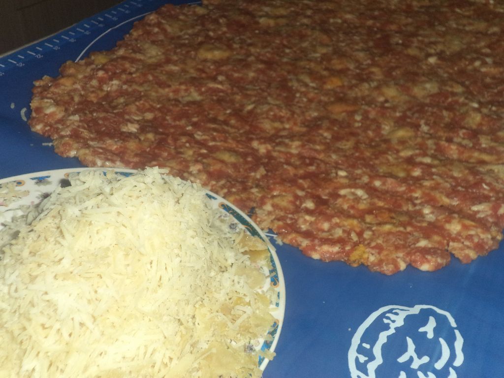 Rulada din carne tocata la cuptor cu pilaf de orez