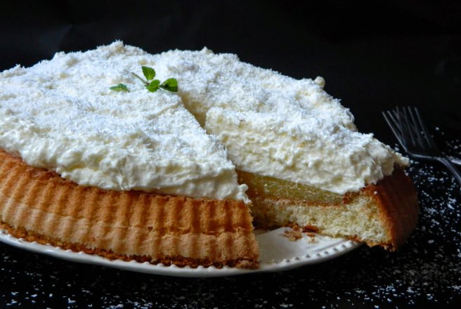 Tarta cu jeleu de mango si crema de ananas