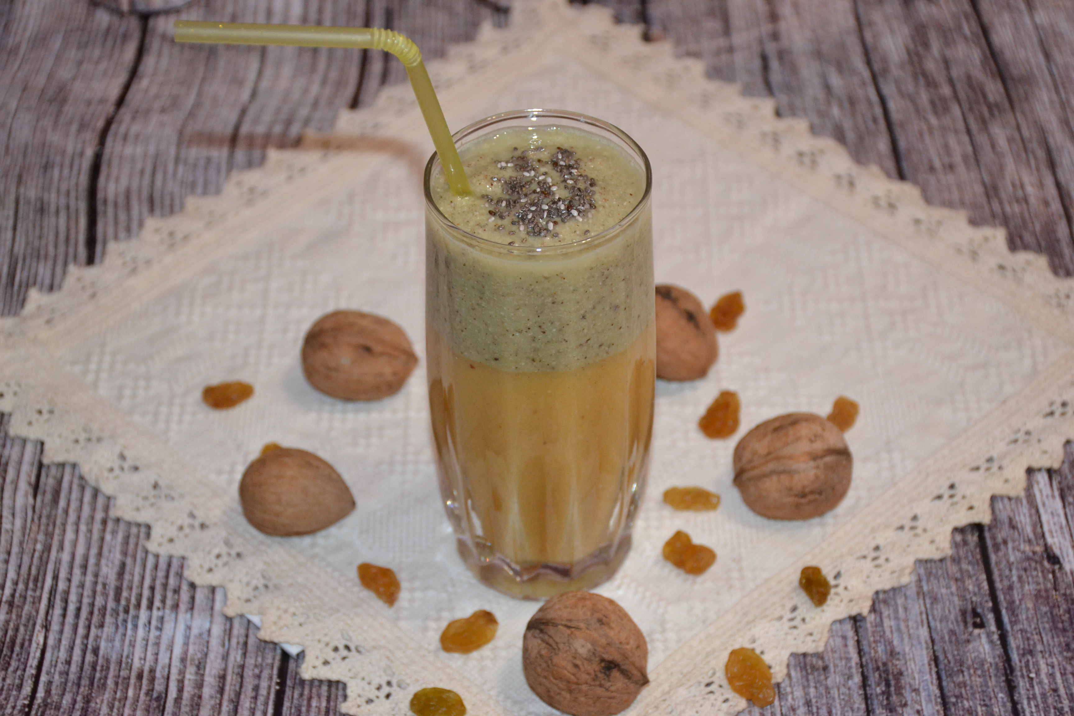 Smoothie cu kaki si kiwi