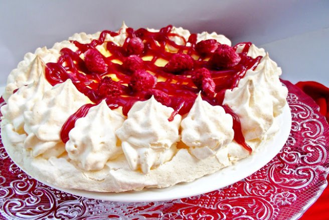 Pavlova cu crema de lamaie