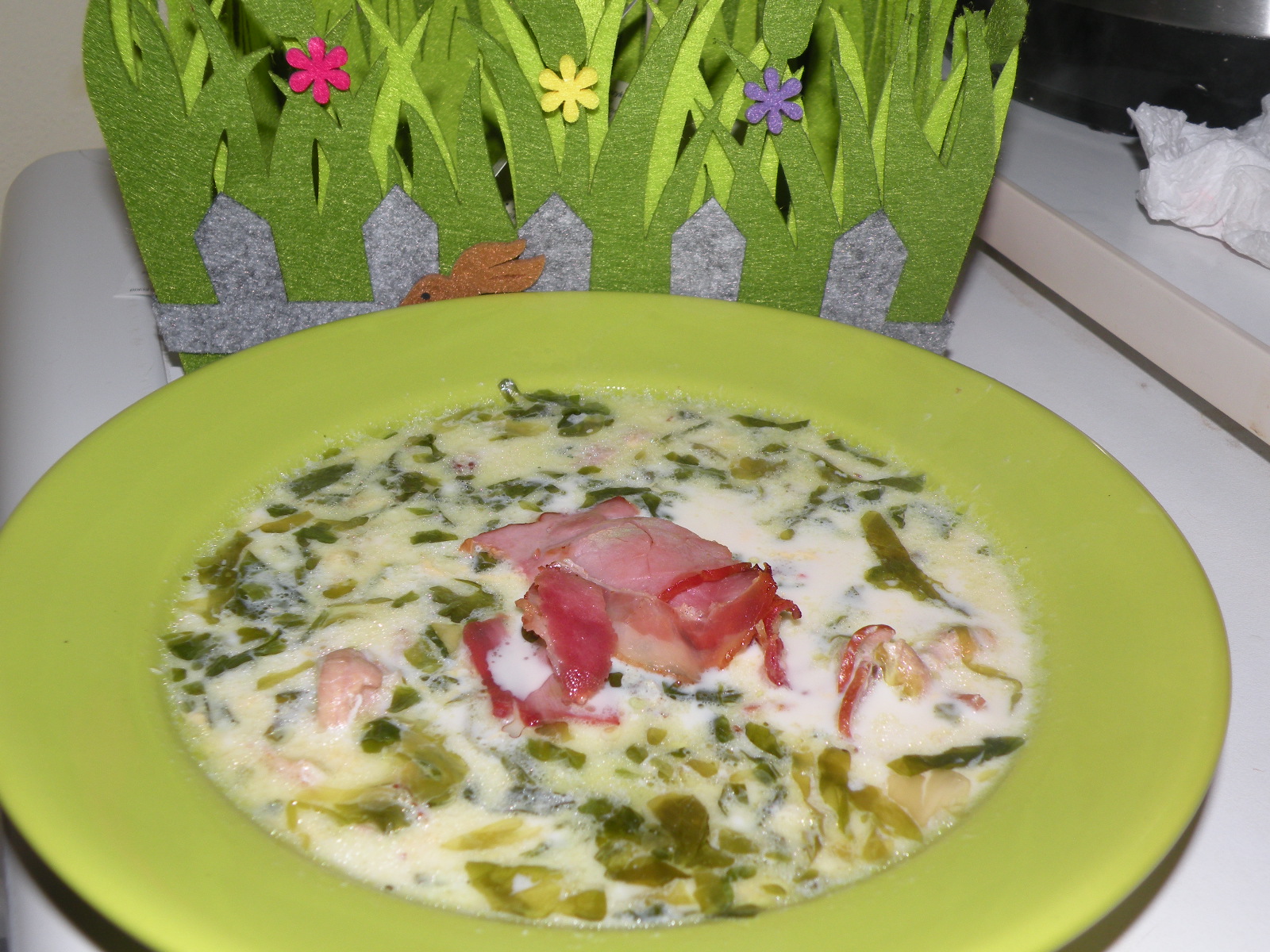 Ciorba de salata verde cu kaiser si bacon