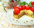 Desert mini-tarte bicolore cu crema de vanilie si capsuni-5