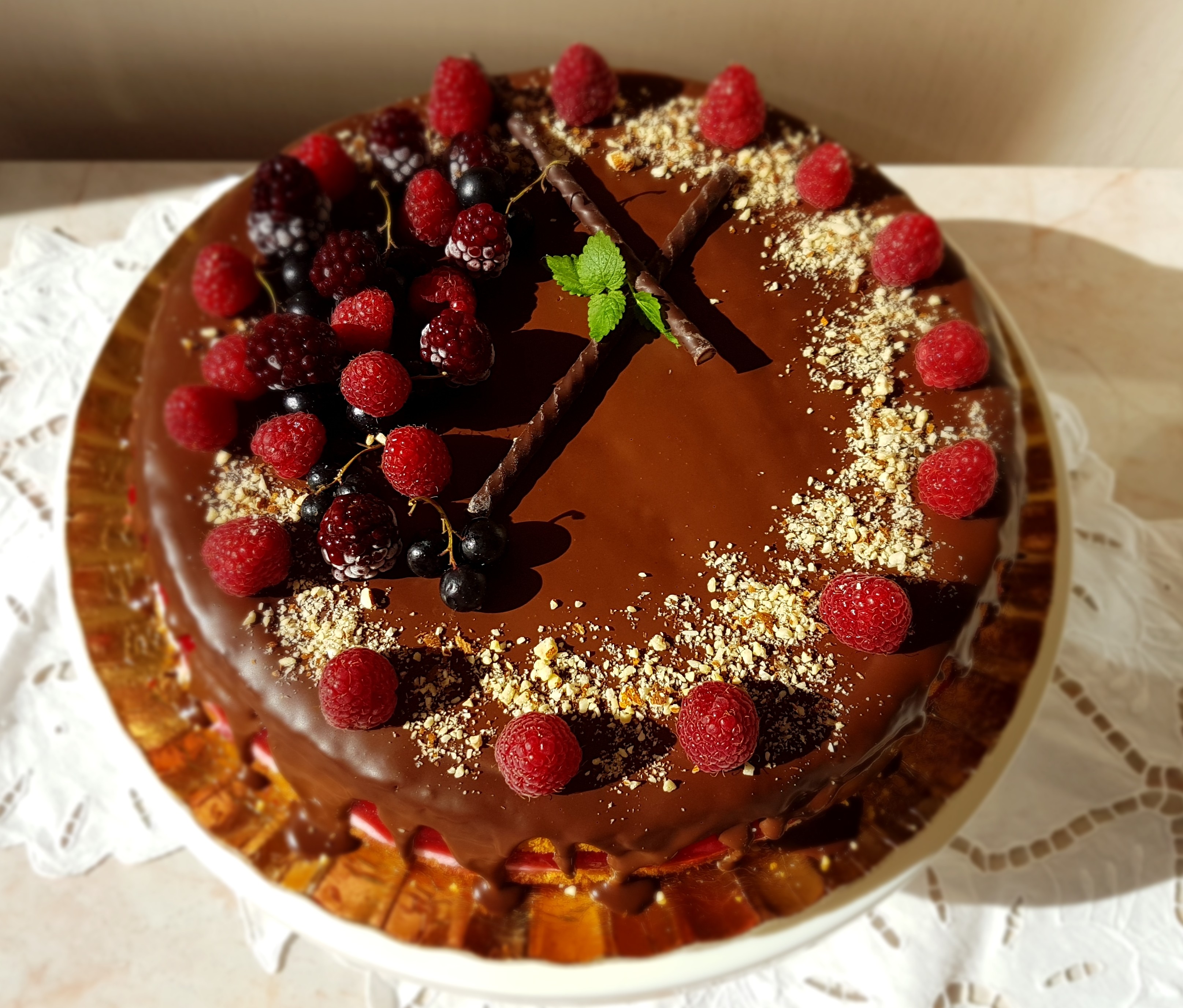 Desert tort cu jeleu de zmeura si crema mascarpone