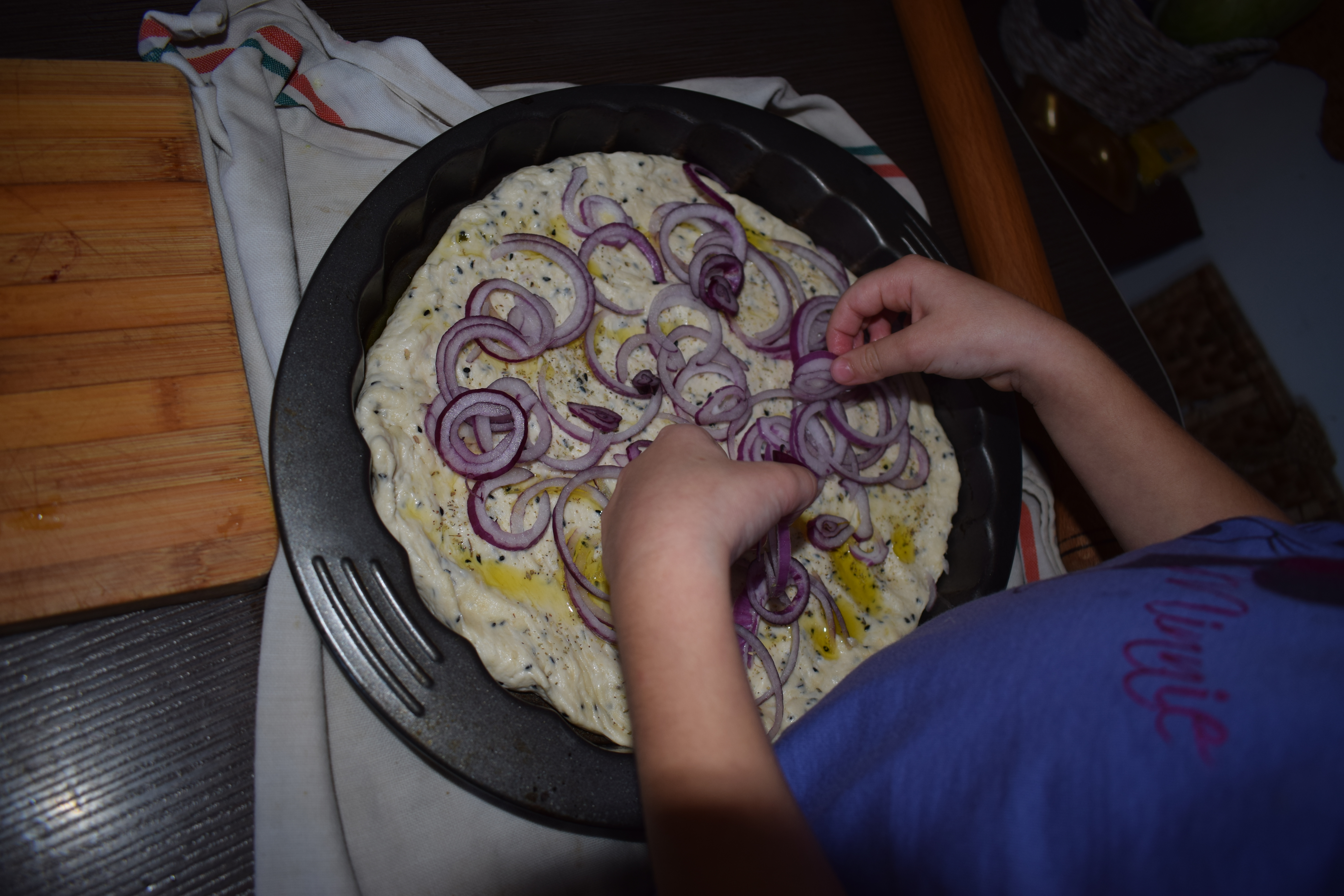 Focaccia cu ceapa si branza de capra