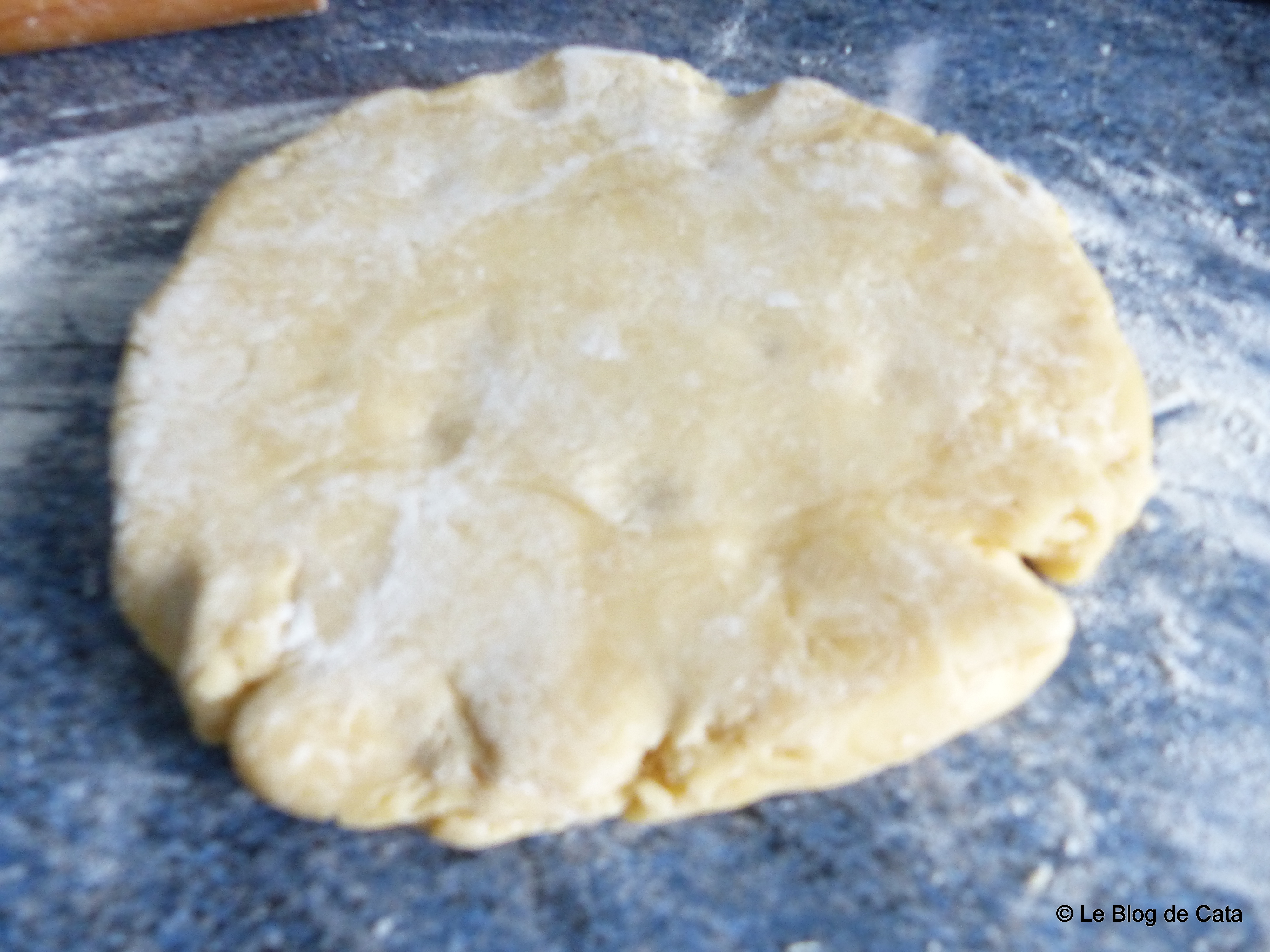 Desert tarta cu prune si crema