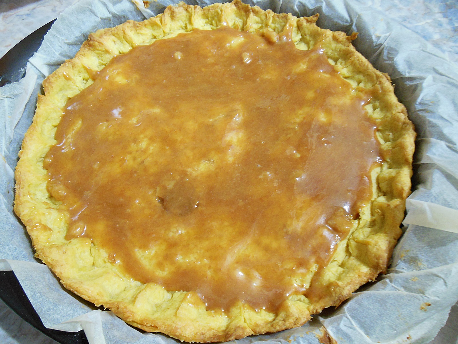 Desert tarta cu caramel, ananas si crema de vanilie