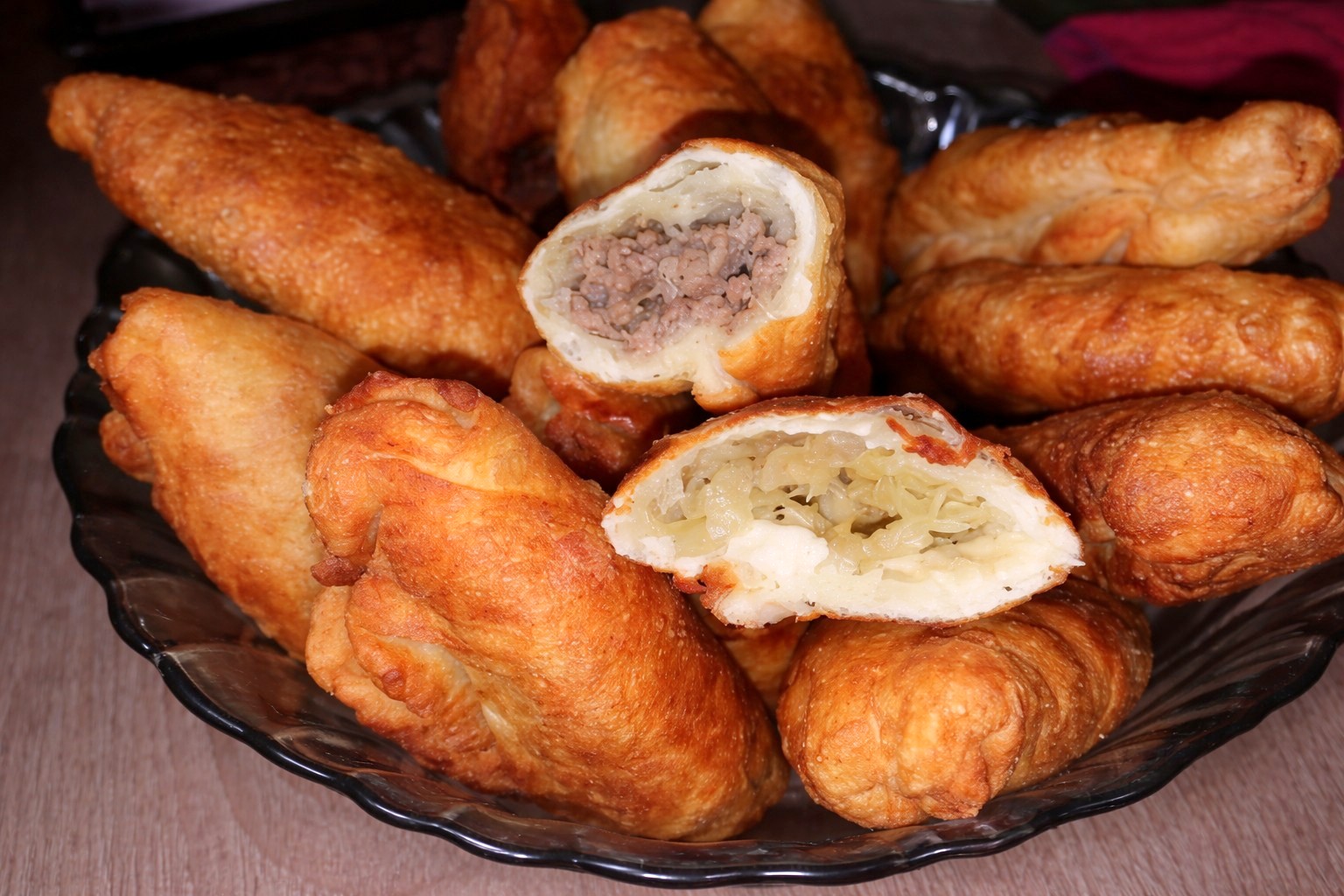 Placinte cu varza si carne tocata