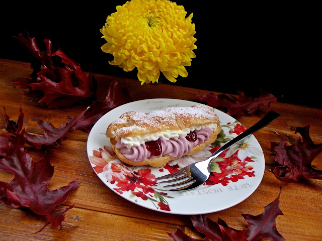 Desert eclere cu crema de fructe de padure