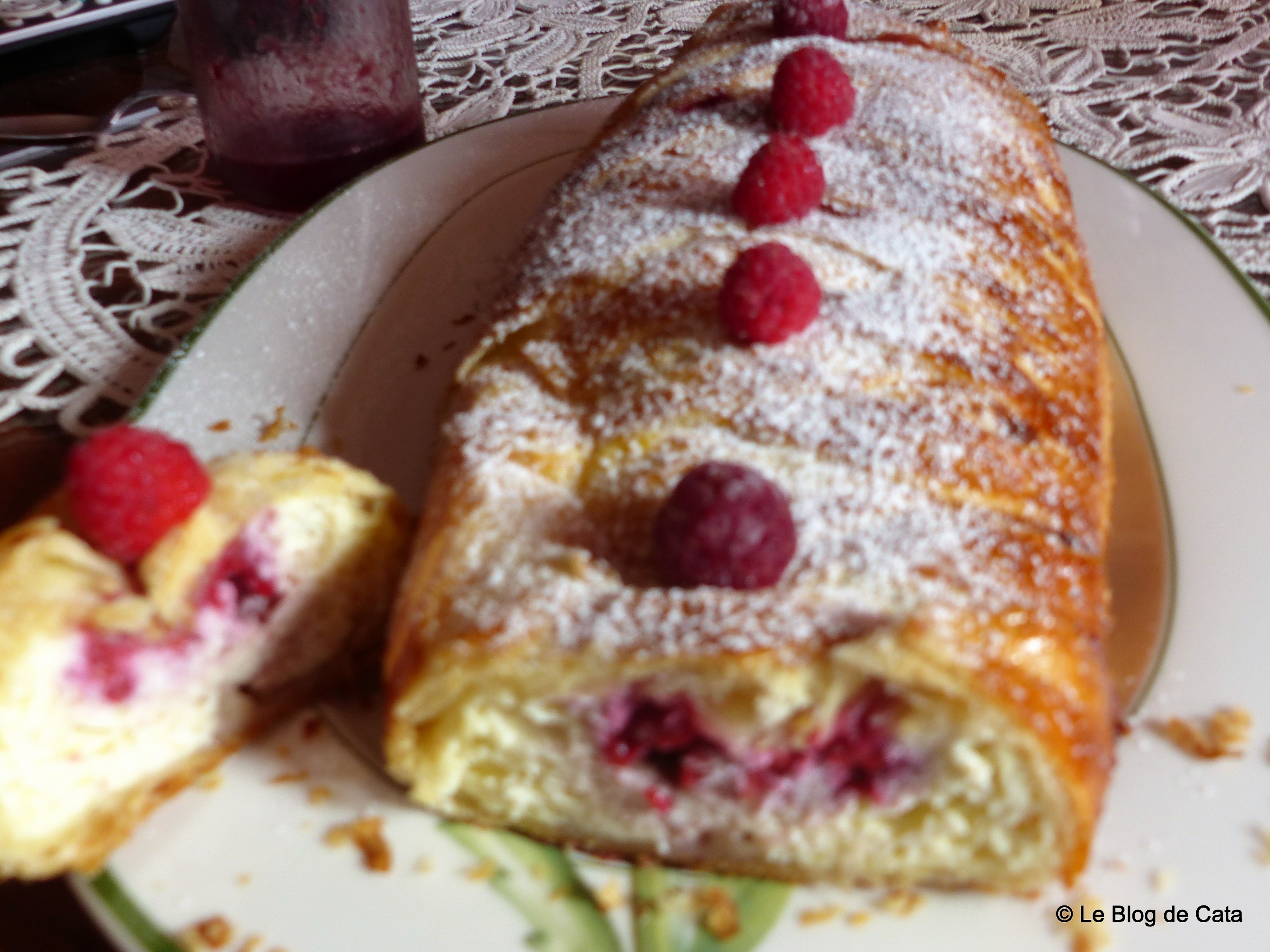 Desert strudel cu branza si zmeura