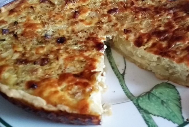 Aperitiv tarta cu ceapa si oregano