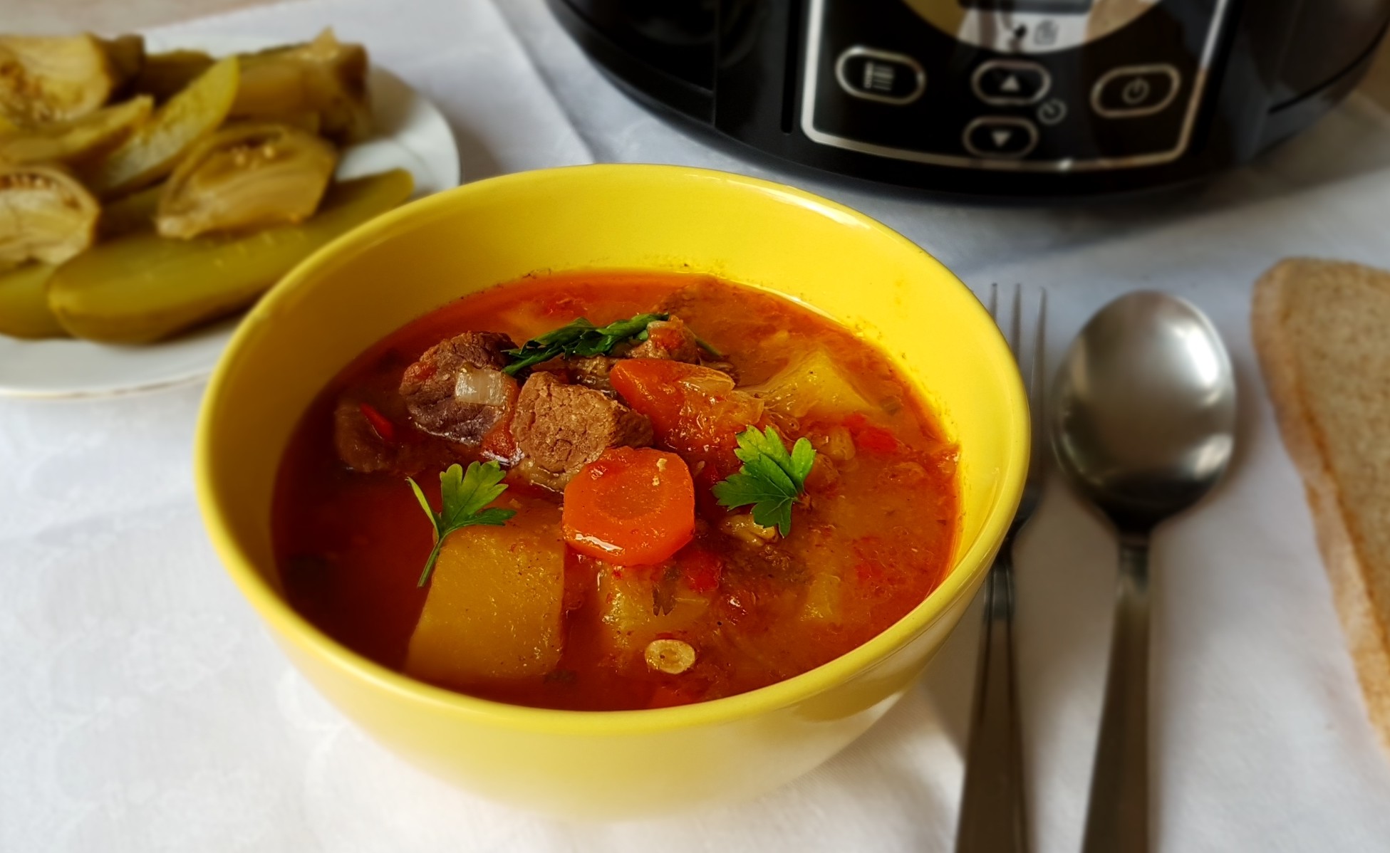 Gulas de vita la slow cooker Crock-Pot