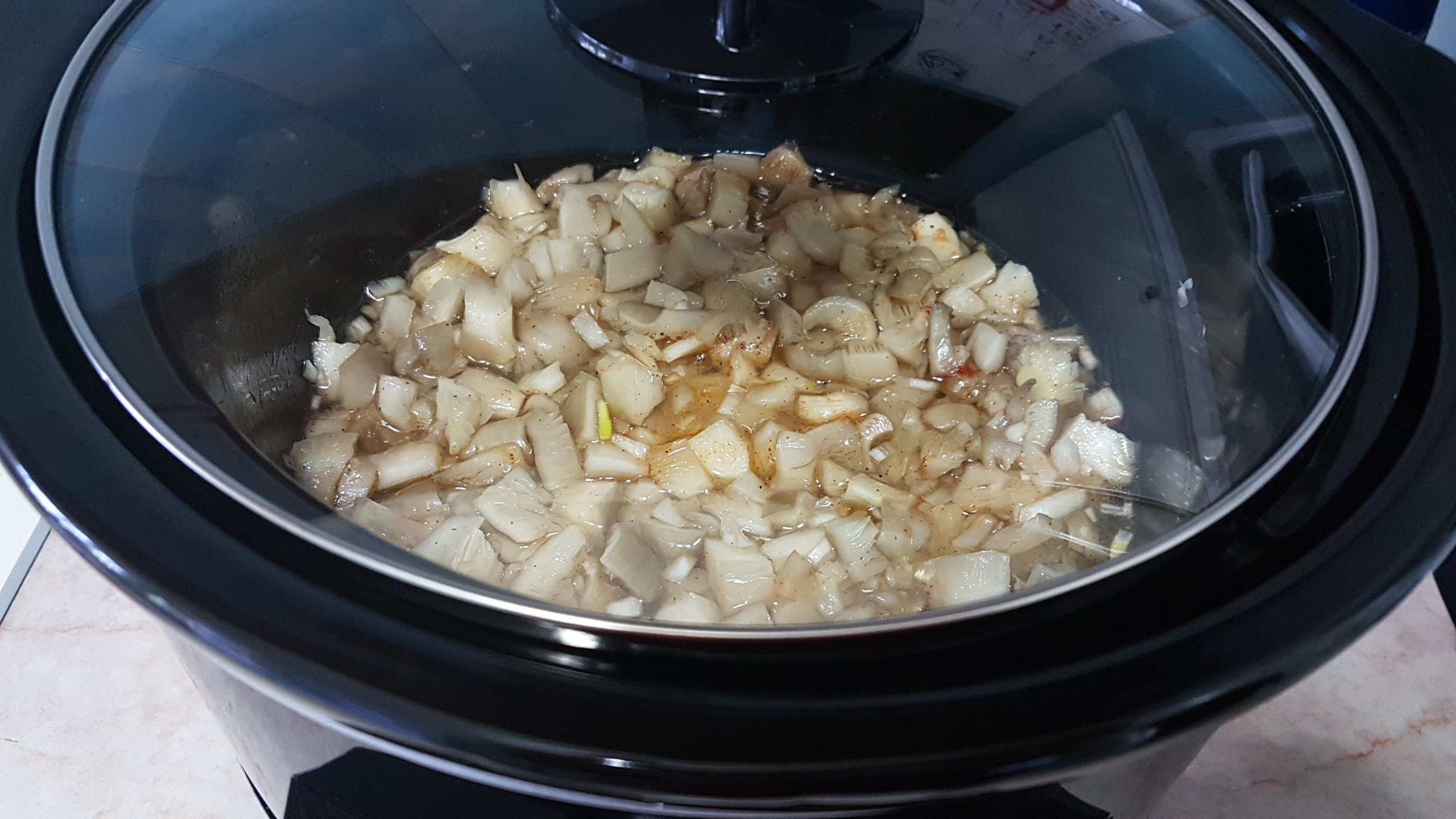 Tocanita de pleurotus la slow cooker Crock-Pot