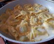 Ravioli umplute cu spanac si ricotta cu sos de smantana si parmezan-3