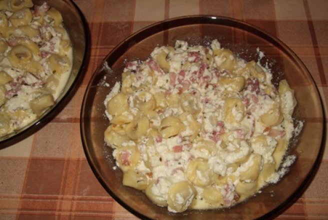 Tortellini cu ciuperci în sos de smîntînă