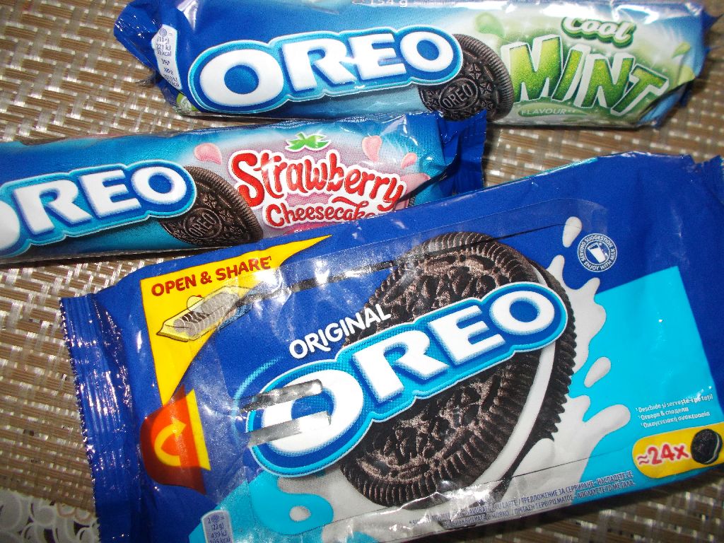 Desert prajitura cu branza dulce si biscuiti Oreo