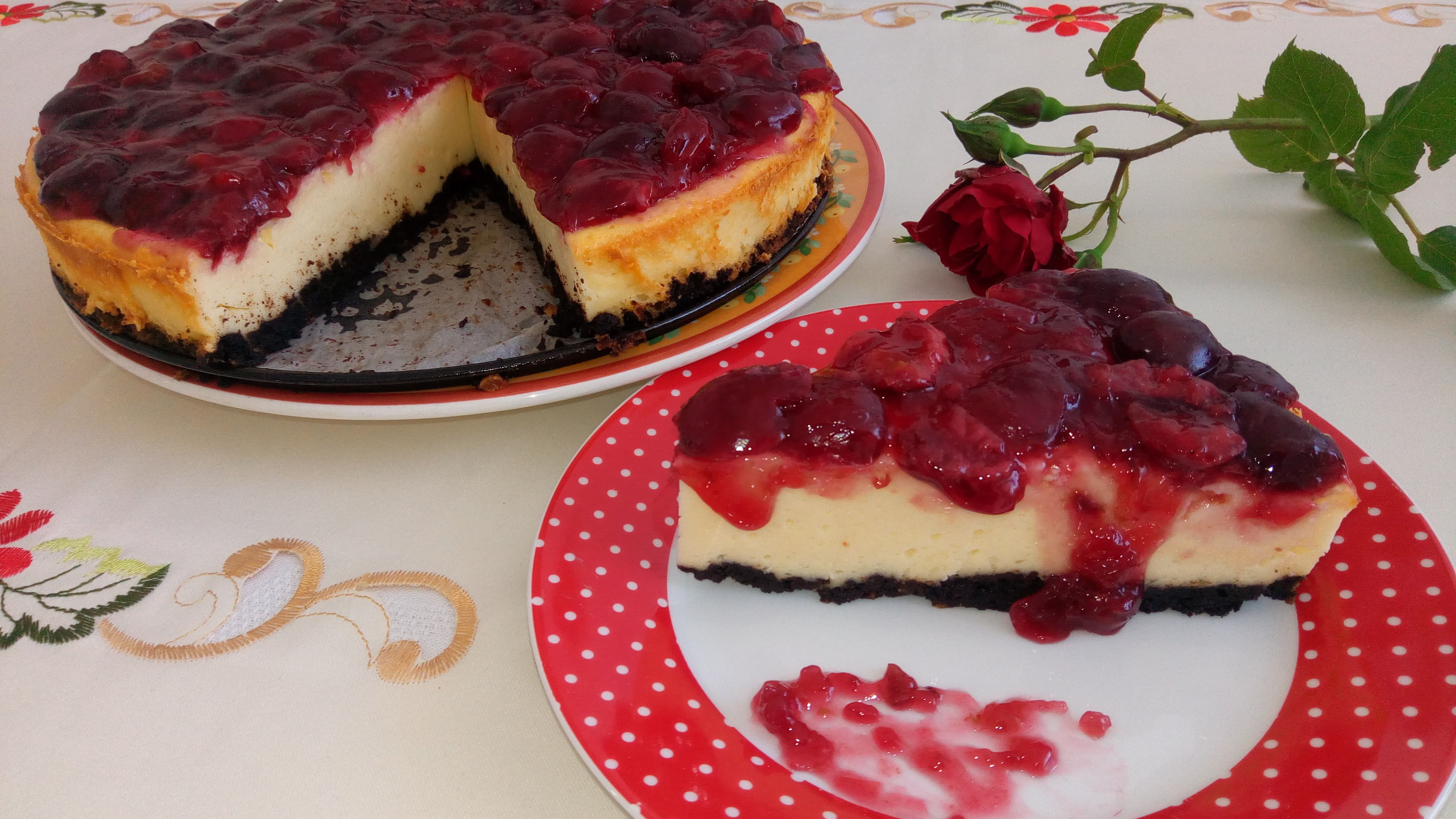 Desert cheesecake copt, cu cirese