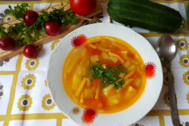 Ciorba de legume a la Cleme, acrita cu zarzare