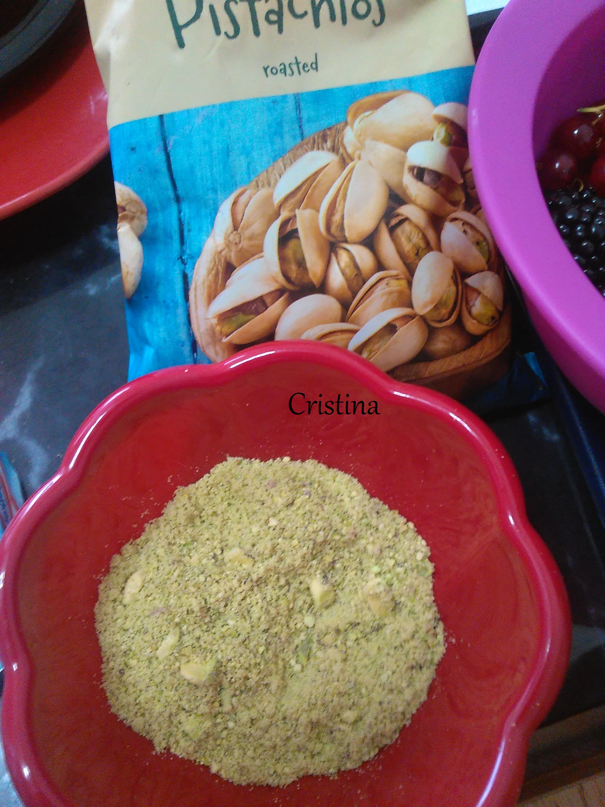 Desert tarte cu ciocolata si fructe