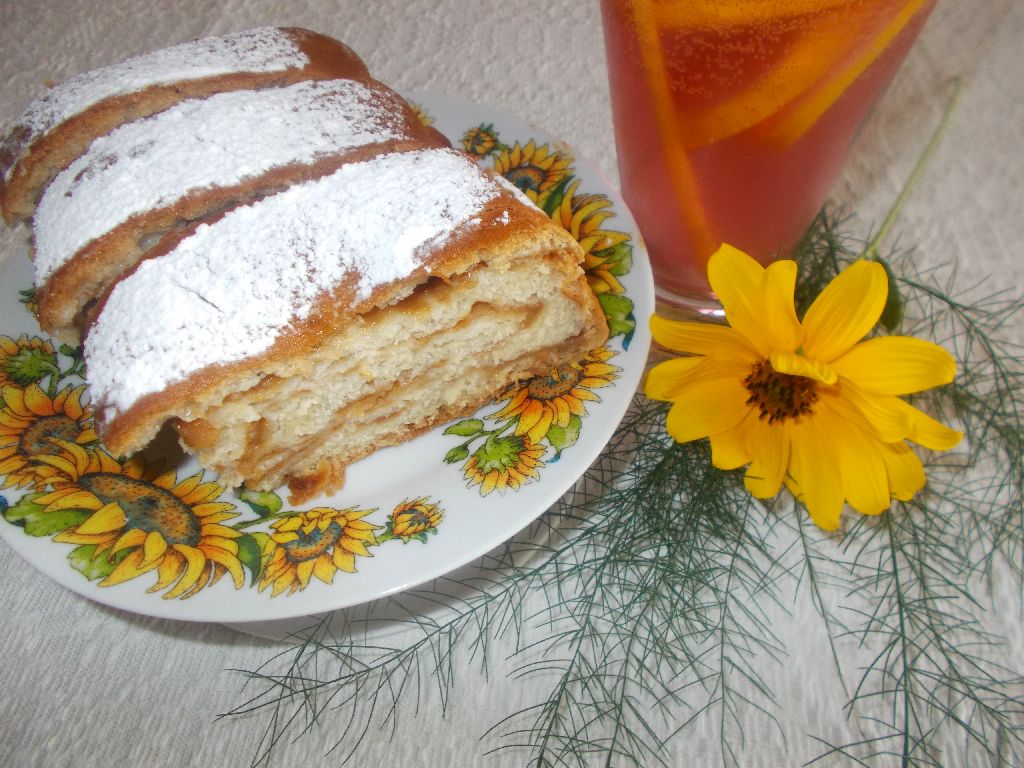 Desert strudel de post cu mere de vara