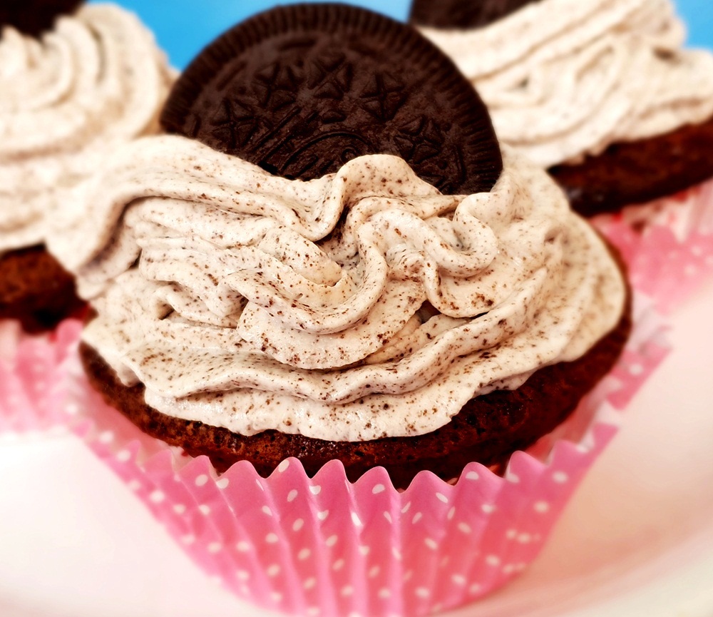 Desert Oreo cupcakes