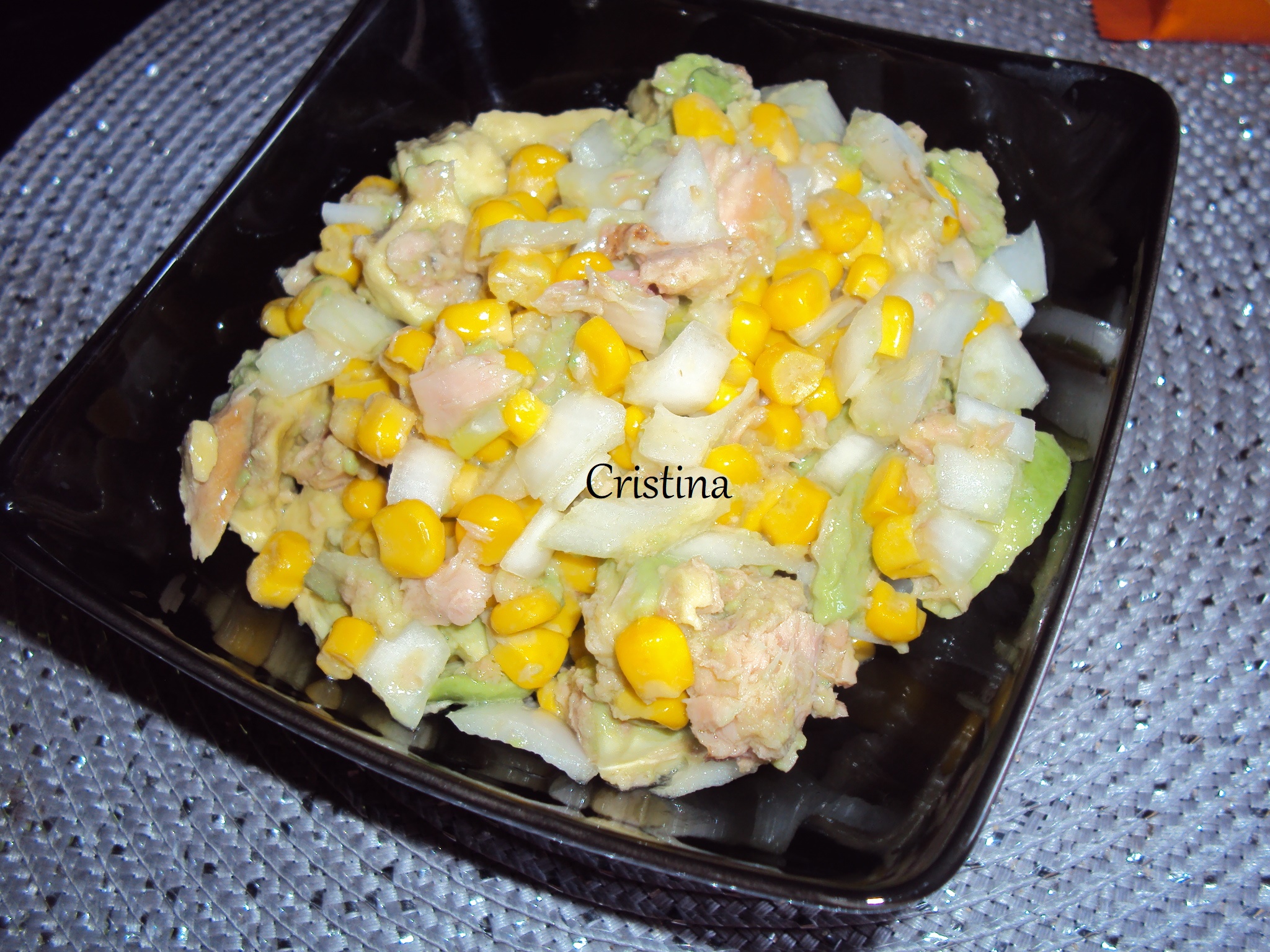 Salata de ton cu avocado