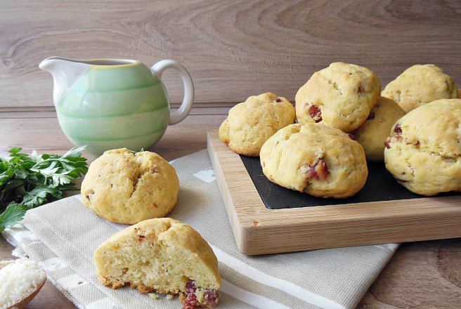 Aperitiv scones cu bacon si cascaval