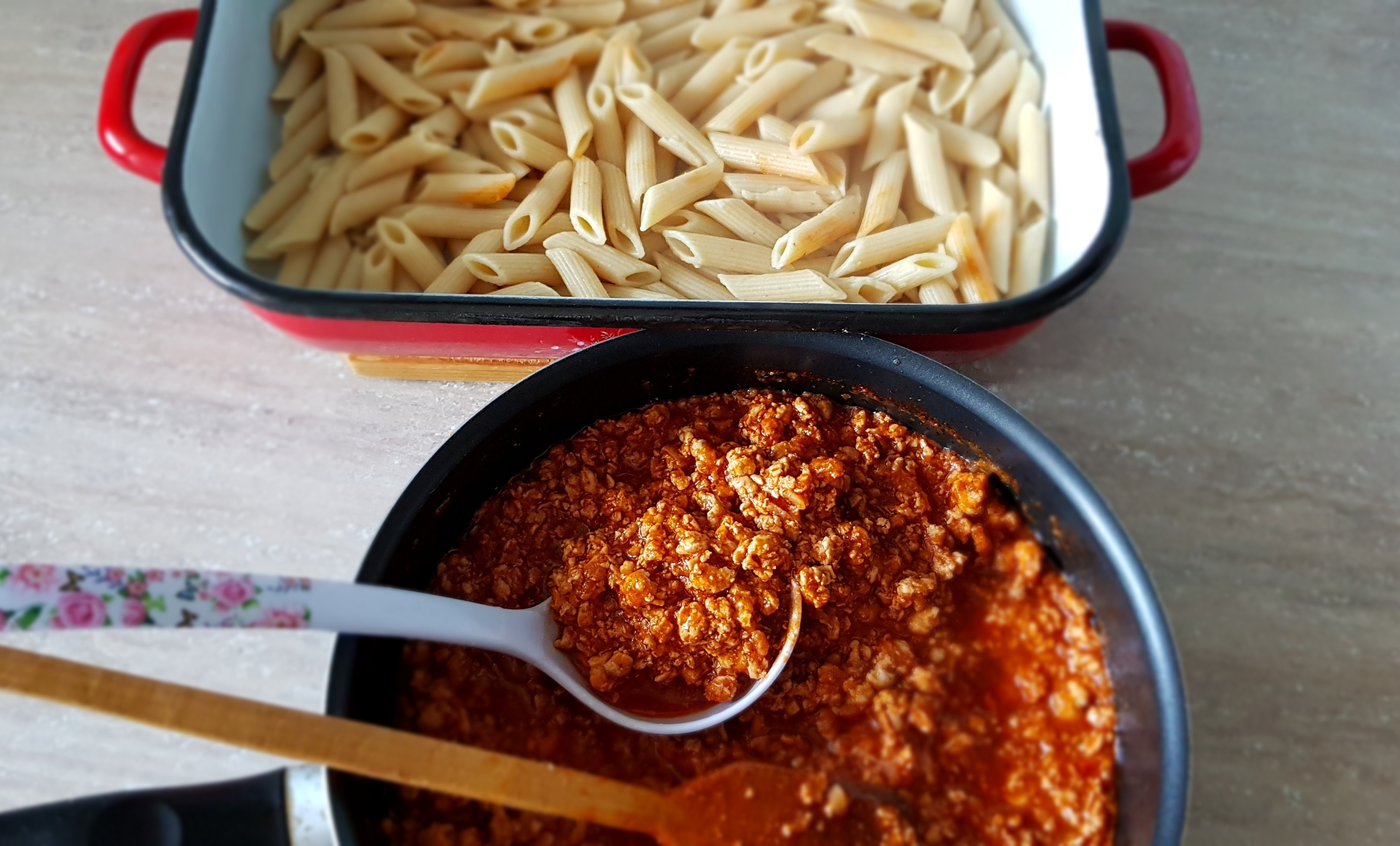 Paste cu carne tocata de pui si mozzarella