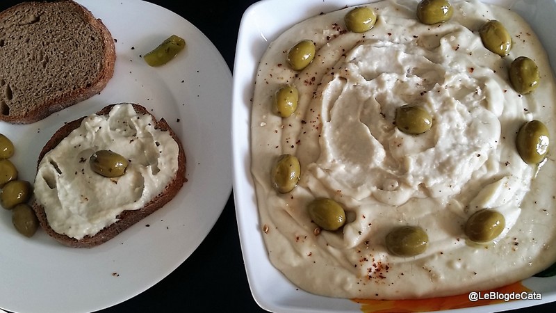 Humus cu faina de naut