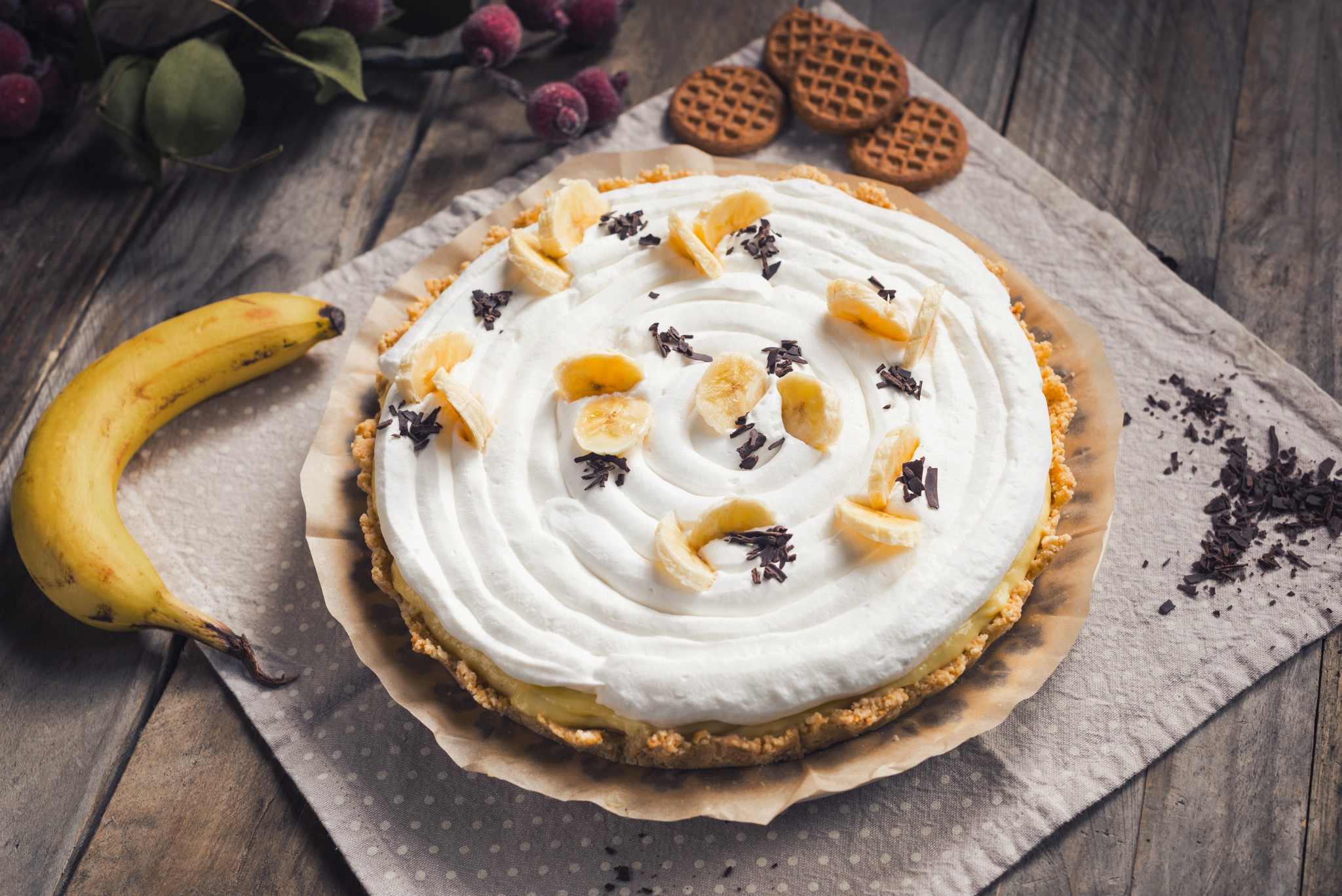 Tarta cu crema de vanilie, banane si frisca