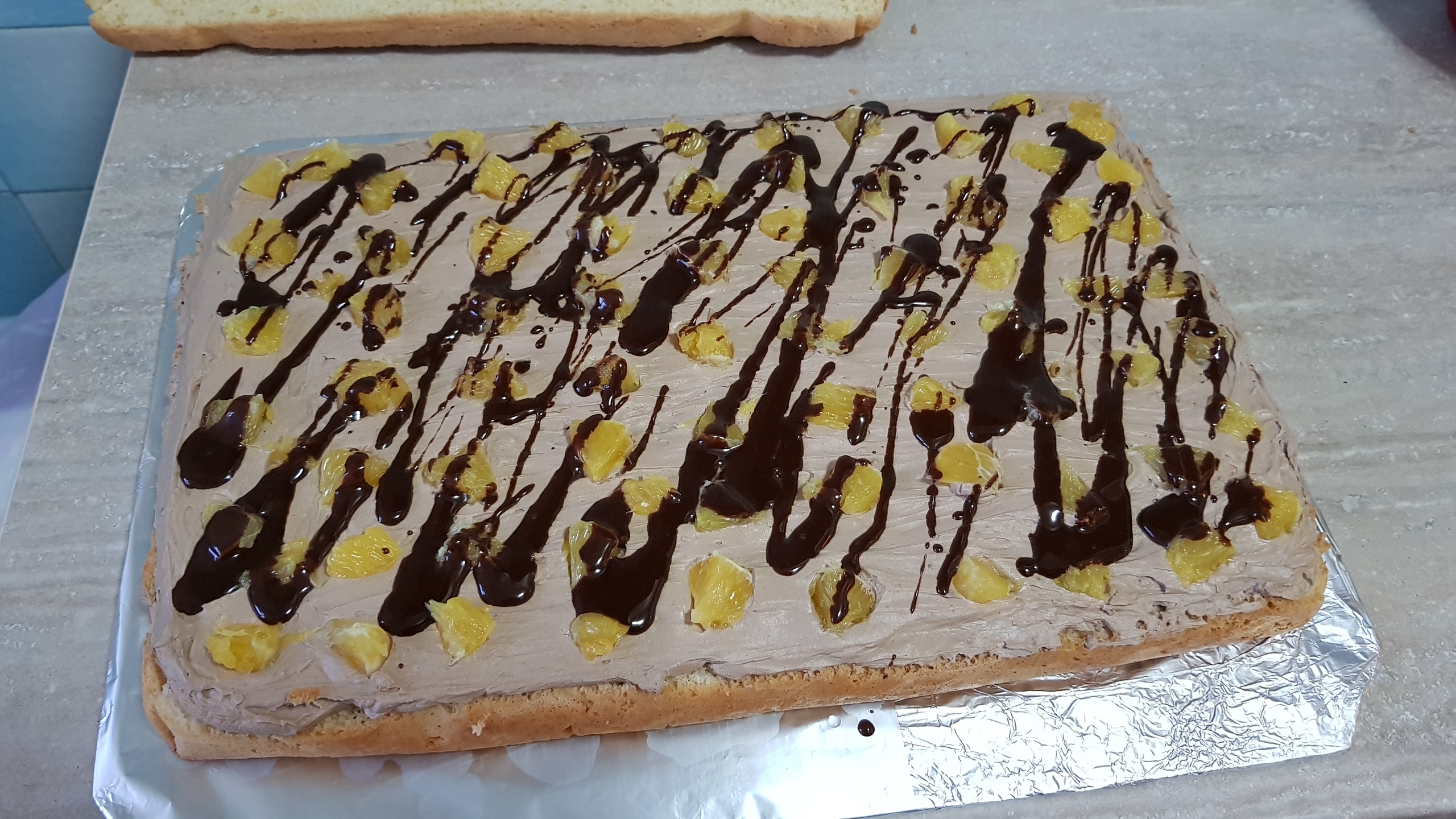 Desert tort cu crema de ciocolata si portocale