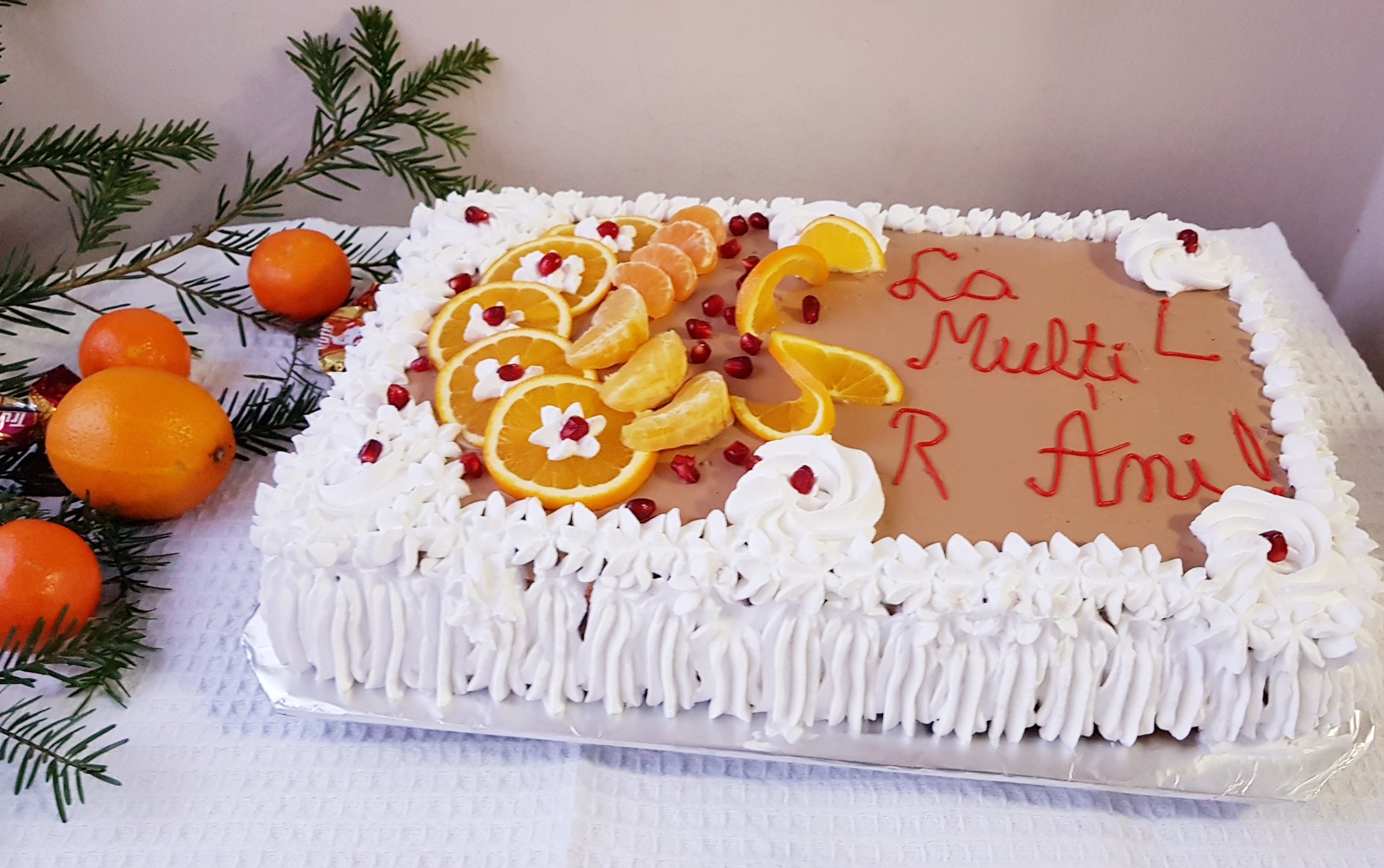 Desert tort cu crema de ciocolata si portocale