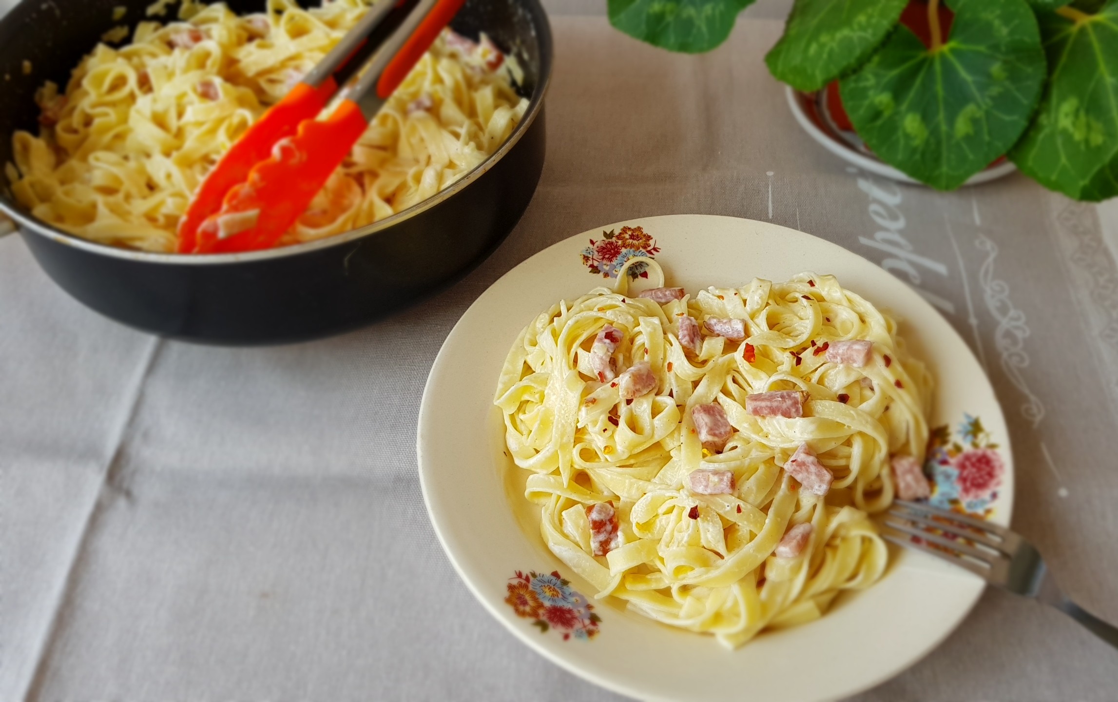 Tagliatelle cu sunculita taraneasca si sos de smantana