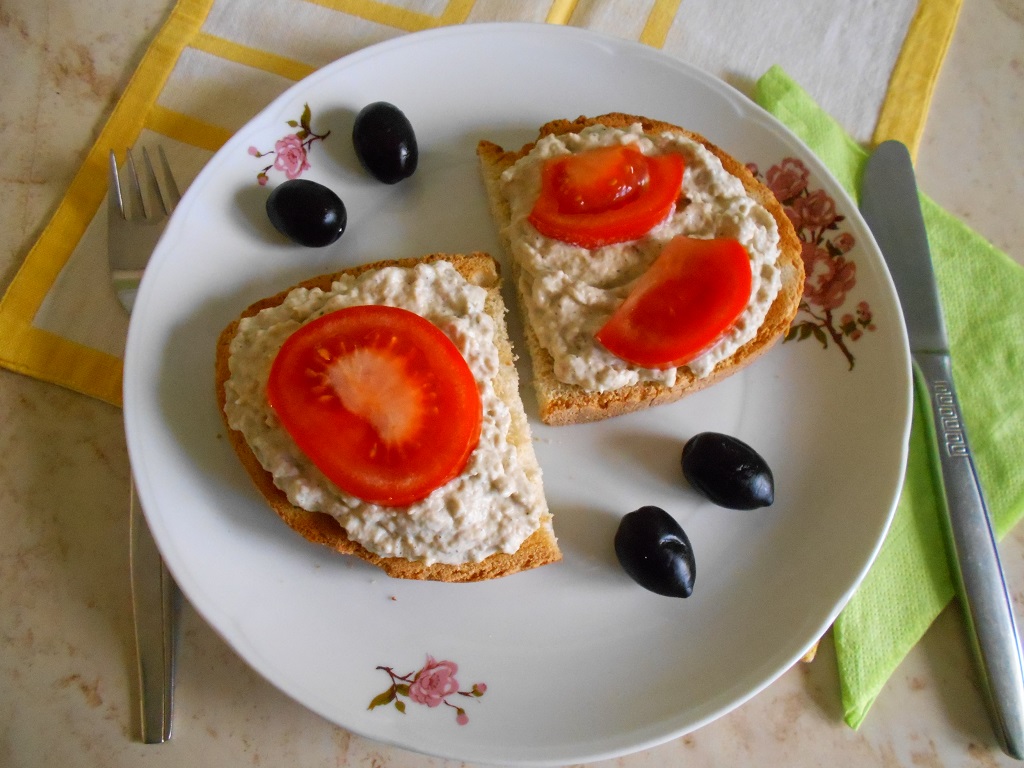 Salata de vinete, cu smantana si plante aromatice