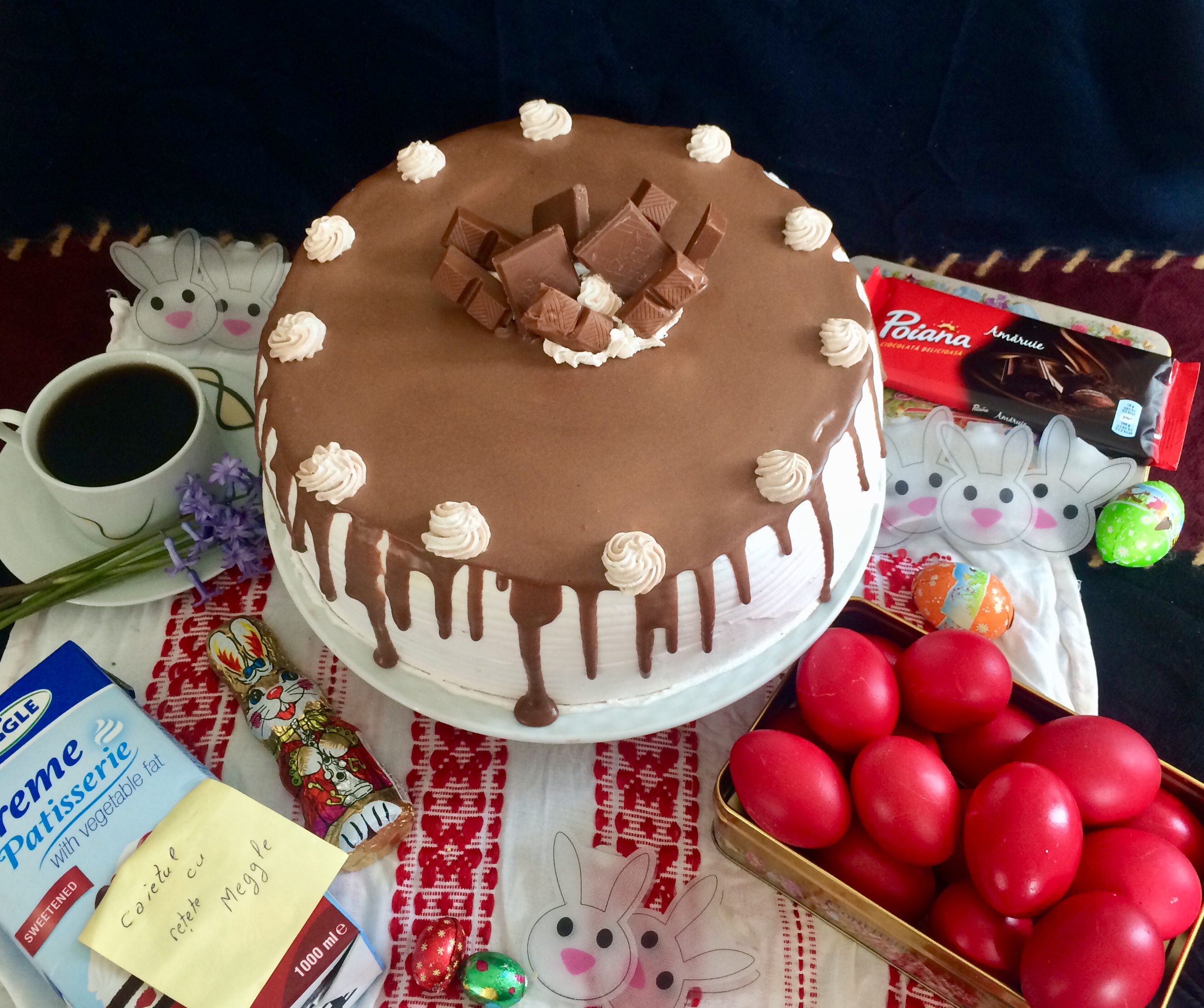 Desert tort cu mousse de capsuni si ganache de ciocolata cu menta