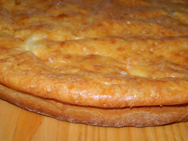 Aperitiv tarta cu branza sarata si bacon