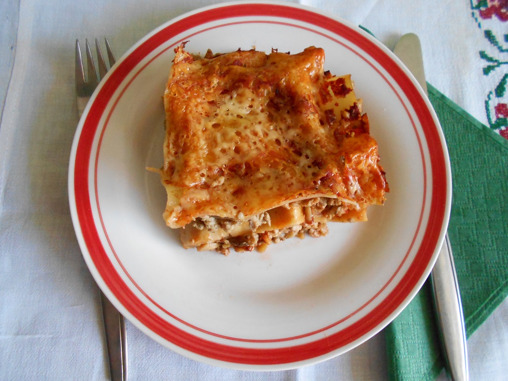 Lasagna cu carne de porc si ciuperci