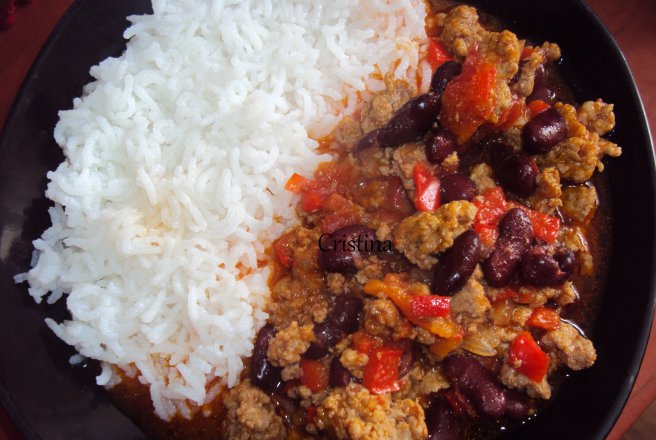 Chili con carne si orez