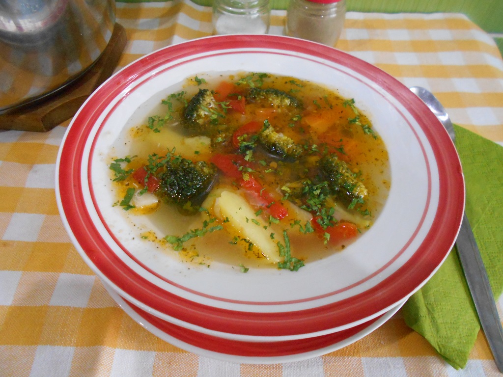 Ciorba de legume, cu broccoli