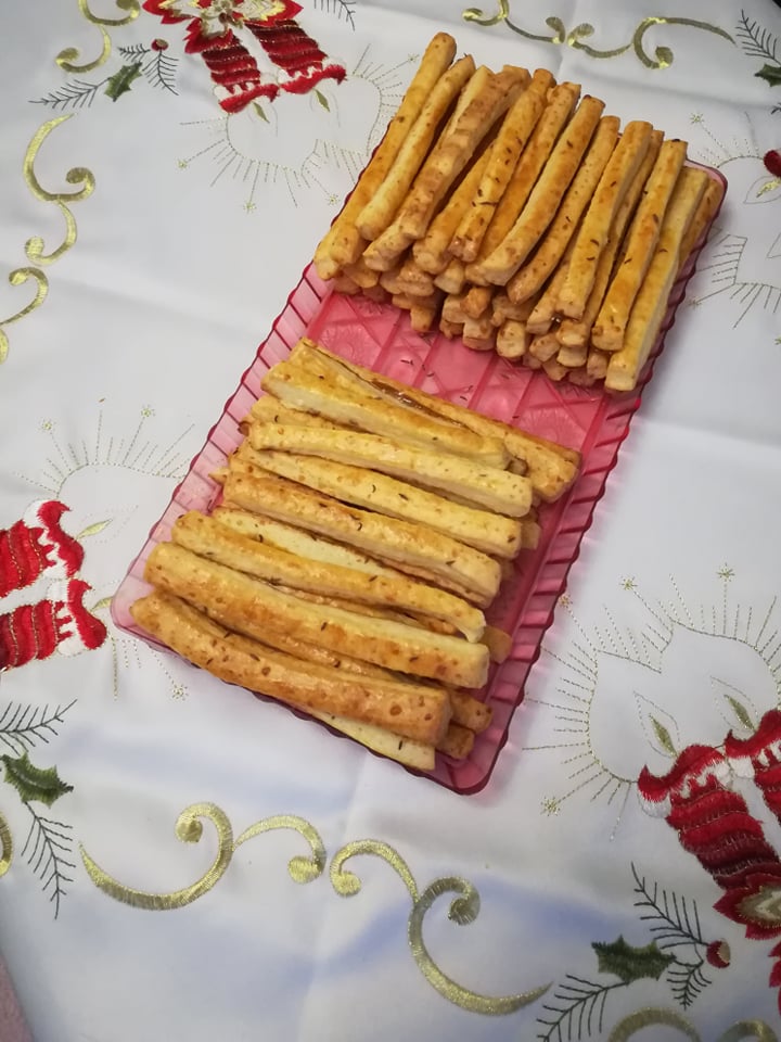 Aperitiv saratele cu branza si chimen