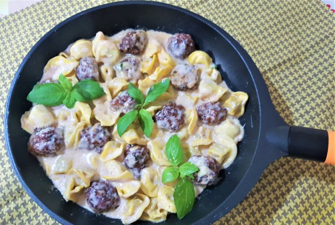 Tortellini cu perisoare si sos gongorzola