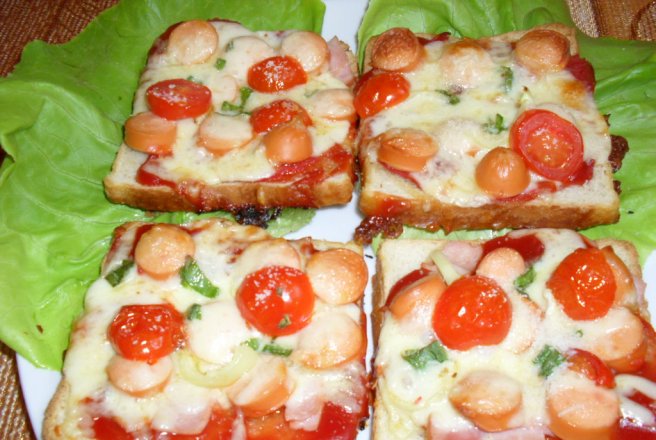 Pizza cu blat de paine