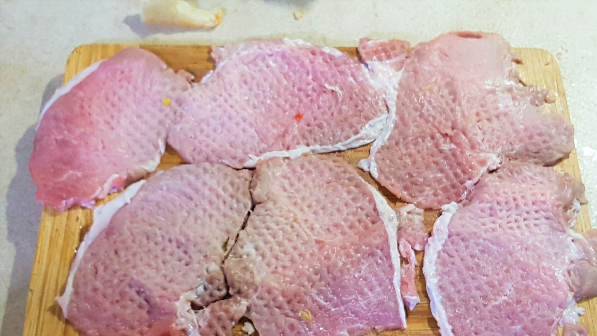 Snitele de porc, marinate cu mustar si ardei iute