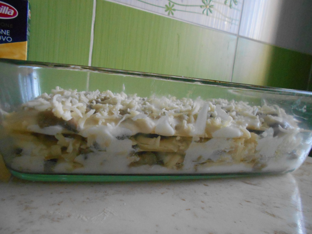 Lasagna cu ciuperci si sos bechamel