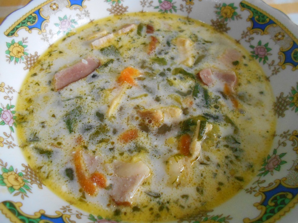 Ciorba de salata verde, cu afumatura