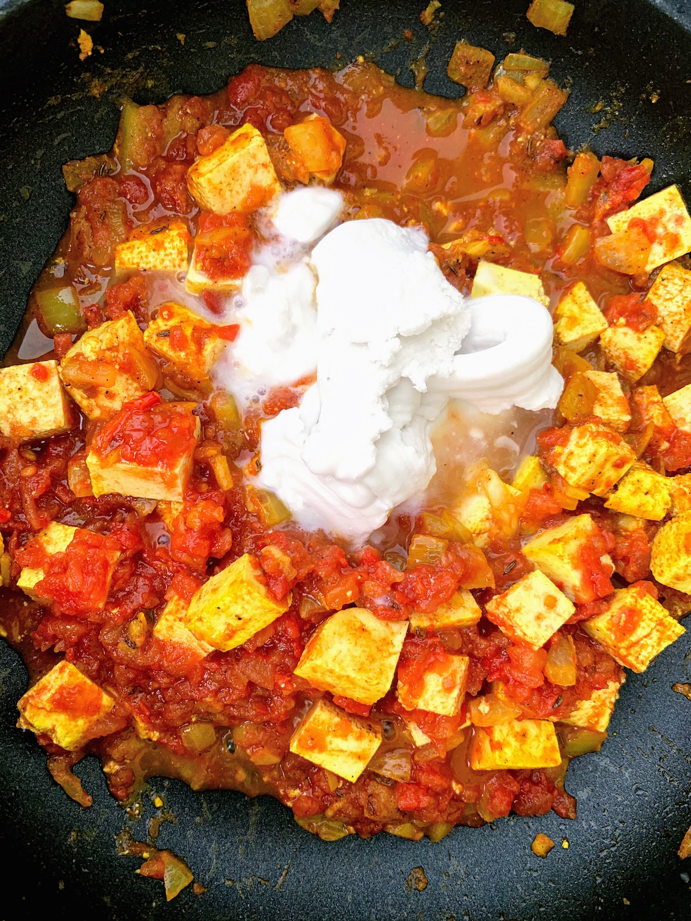 Curry de tofu cu orez (Tofu Coconut Curry)