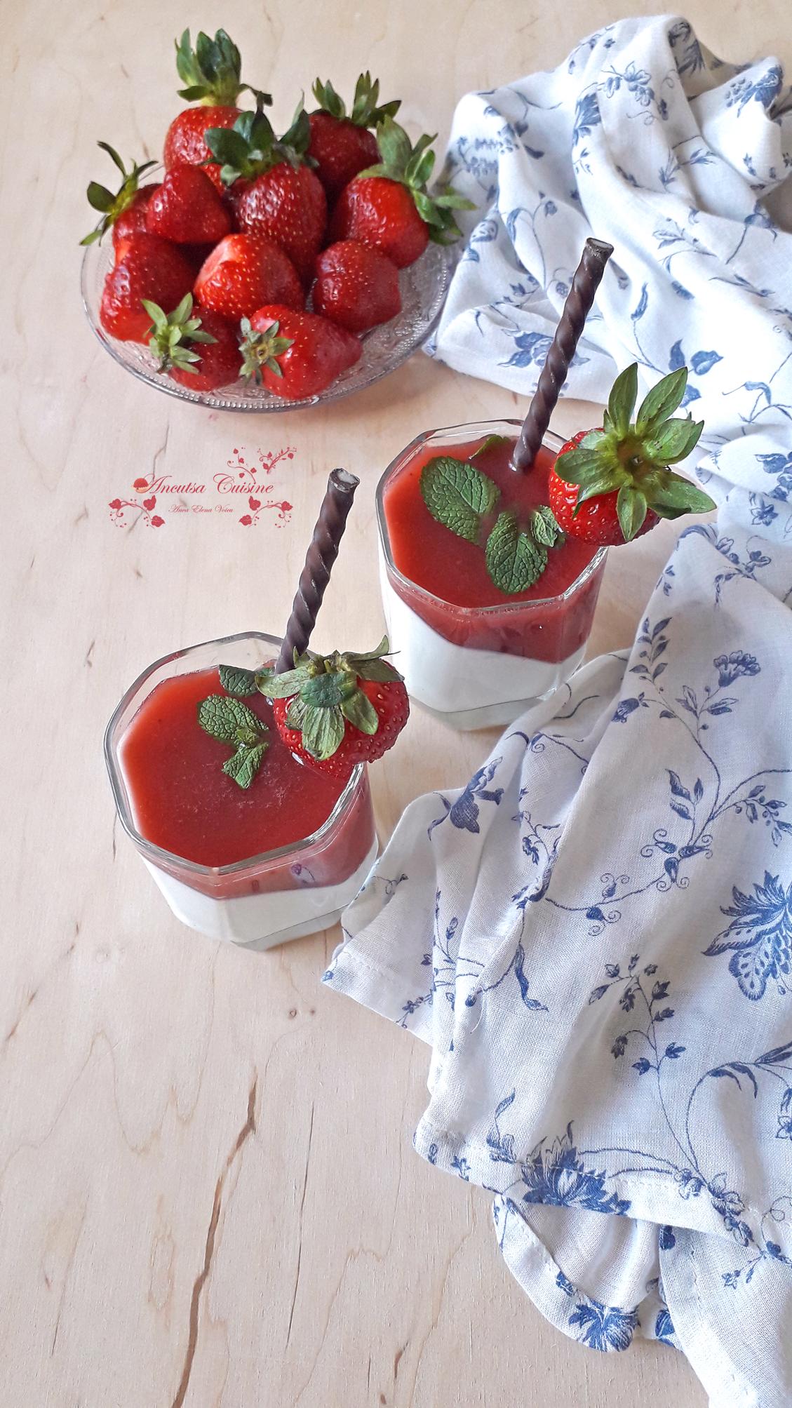 Desert Panna Cotta cu capsuni