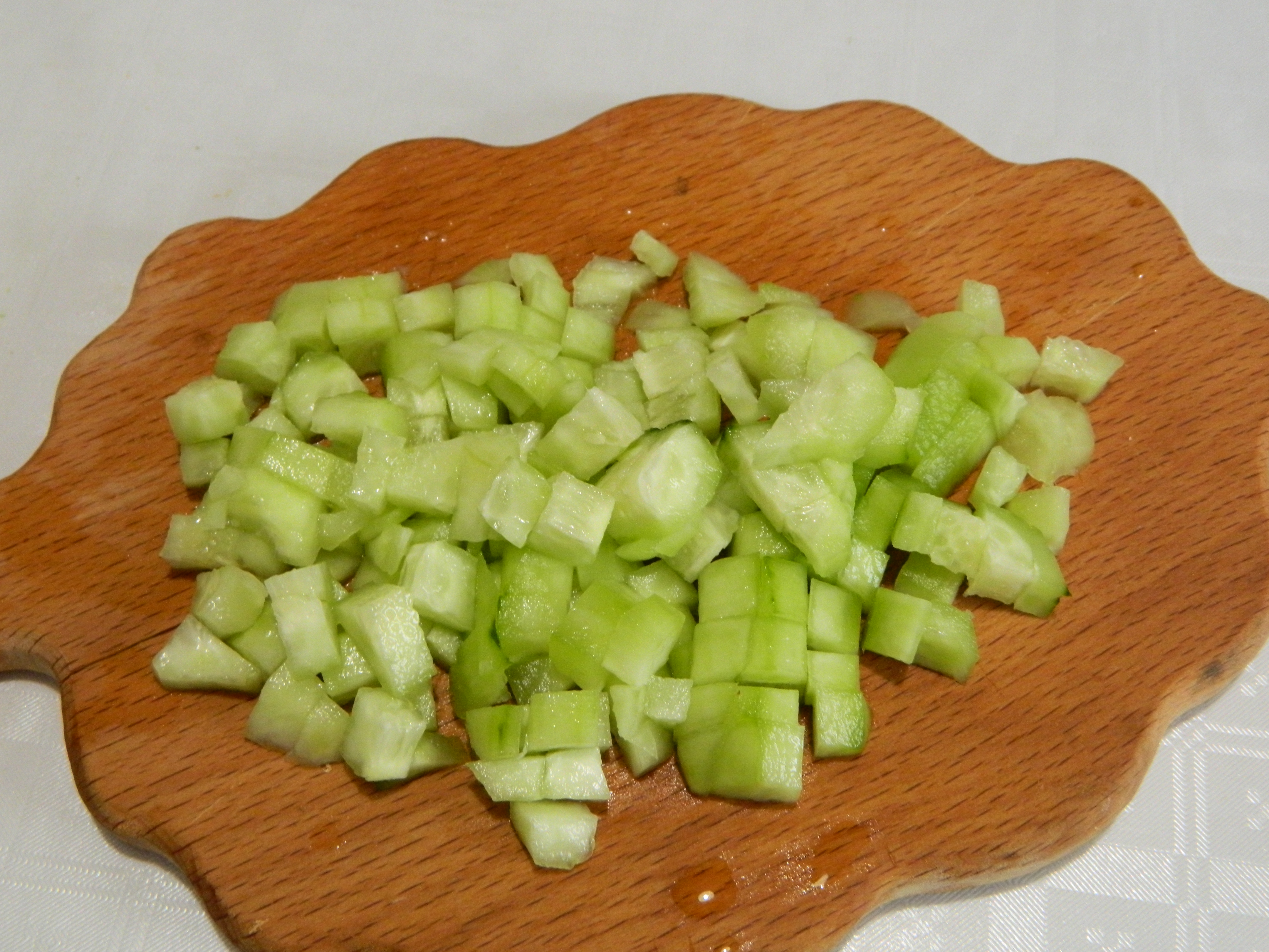 Salata de legume cu piept de pui si maioneza din avocado