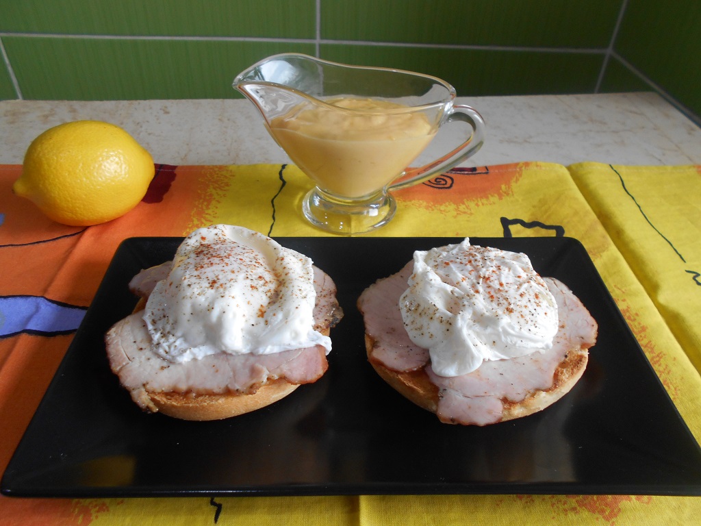 Aperitiv oua Benedict